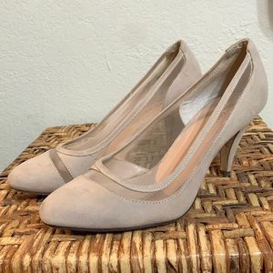 Tan heals size 7.5